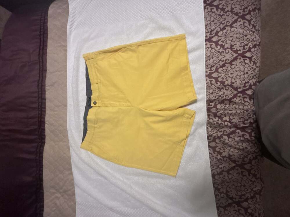 Nautica Flex Classic Fit Shorts Yellow Size 40W